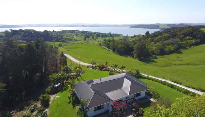 9 Grice Road, Wharehine