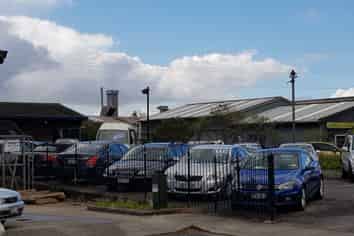 YARD PLUS SMALL OFFICE ON BUSY MAIN ROAD KUMEU