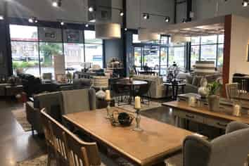 HUGE CORNER PROFILE ON CONSTELLATION DRIVE