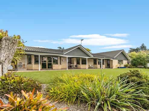 75 Malone Road, Poroti