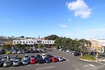 Brilliant offices on Bartley