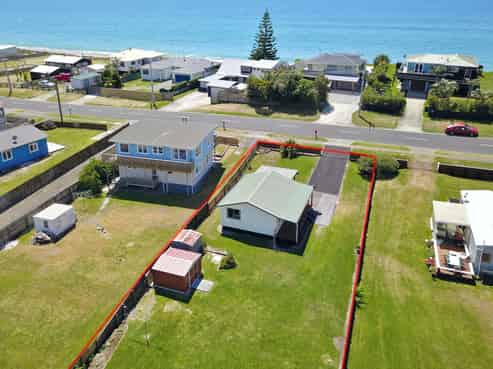 36 Pukehina Parade, Pukehina