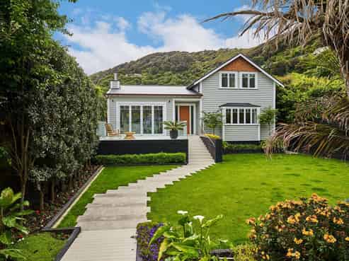 15 Nikau Street, Eastbourne