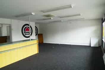 Suburban Retail in Dallington