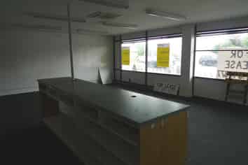 Suburban Retail in Dallington