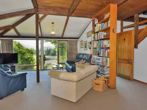 . Paroa Road, Tolaga Bay