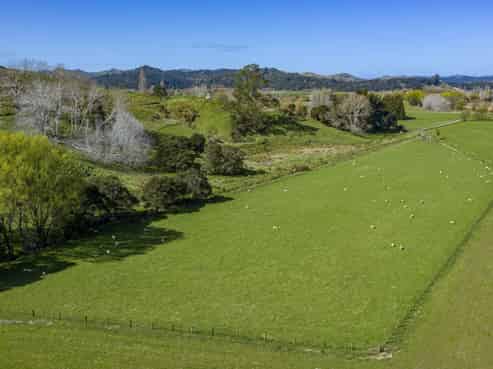 . Paroa Road, Tolaga Bay