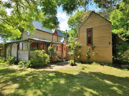 . Paroa Road, Tolaga Bay