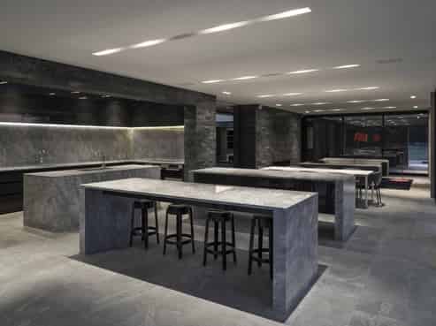 400 Pound Road, Yaldhurst