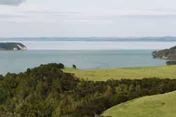 483 Burma Road, Tapora