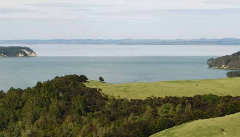 483 Burma Road, Tapora