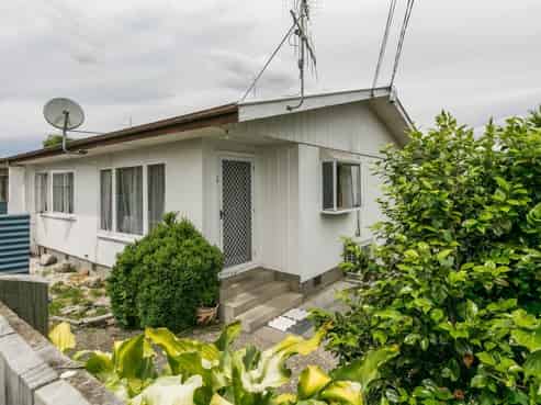 1/204A Park Road South, Akina