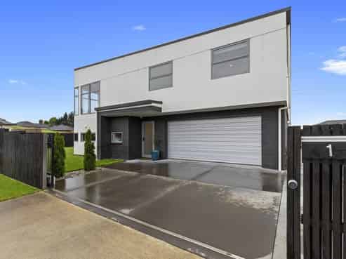 1 Oolong Court, Huntington