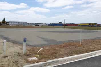 CORNER SITE, CLEAN SLATE