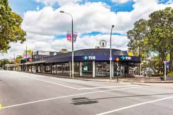Takapuna’s Iconic Halls Corner