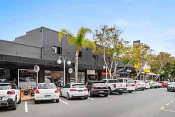 Takapuna’s Iconic Halls Corner