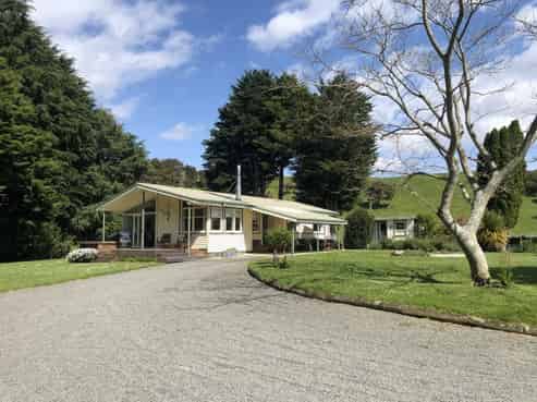 1098 Glenross Road, Waiwhare