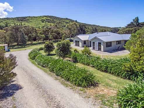 5523 Masterton Castlepoint Road, Tinui