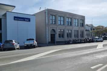 To lease: Superb quality offices