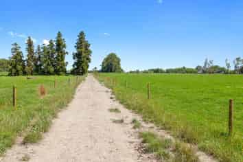 682 Thornton Road, Thornton