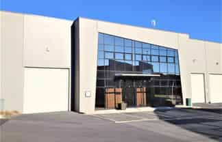 TOP OF THE RANGE INDUSTRIAL (437 m²)