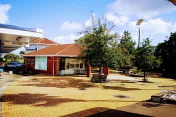 Retail in Northcote shopping complex