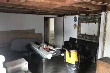 Warehouse Unit Minutes from the Queenstown CBD