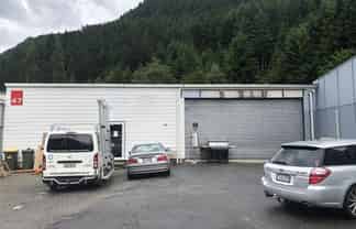 Warehouse Unit Minutes from the Queenstown CBD