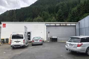Warehouse Unit Minutes from the Queenstown CBD