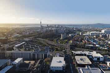 LG10/5-9 Madeira Lane, Grafton