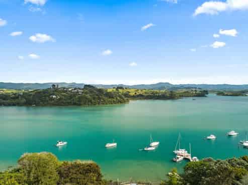 21 Kanuka Road, Sandspit