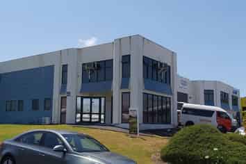 For Lease: Multi-purpose industrial unit (282 sqm) in Westec