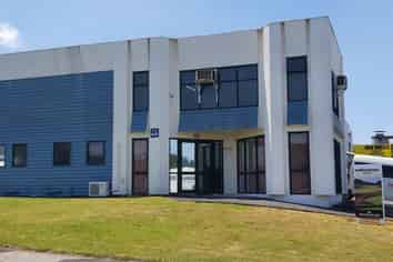 For Lease: Multi-purpose industrial unit (282 sqm) in Westec