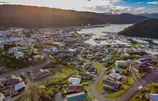 25a and 25 Seaview Crescent, Picton