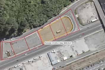 LARGE YARD, HUGE EXPOSURE