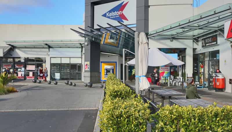 16 West Coast Road, Glen Eden