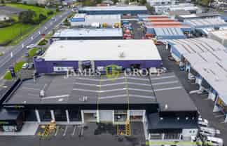 Trade Retail Opportunity on Lunn Avenue