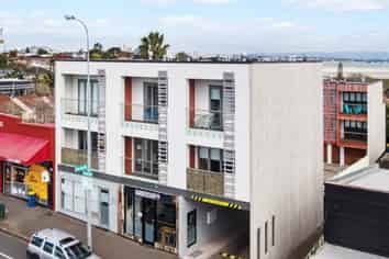 Luxury of lake road business 