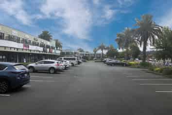 PRIME 60M² RETAIL SHOP IN ALBANY