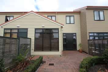 Attractive Offices/Professional Rooms in New Lynn 