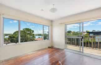 39 Church Crescent, Panmure