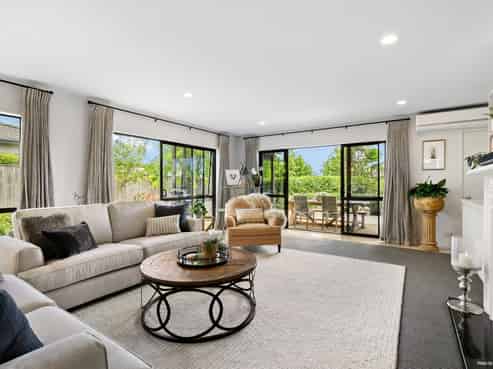 10 Harbourside Court, Beachlands