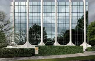 Clear direction for modernist-style city icon