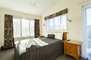 Extended lease to 2045, Profitable George St Motel