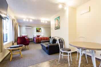 Extended lease to 2045, Profitable George St Motel