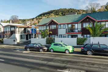 Extended lease to 2045, Profitable George St Motel