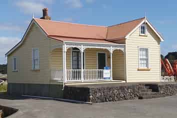 Quaint small office on Main rd. Kumeu