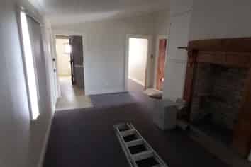 Quaint small office on Main rd. Kumeu