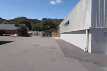 Cracking New High Stud Warehouse in Montgomery Cre