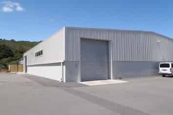 Cracking New High Stud Warehouse in Montgomery Cre